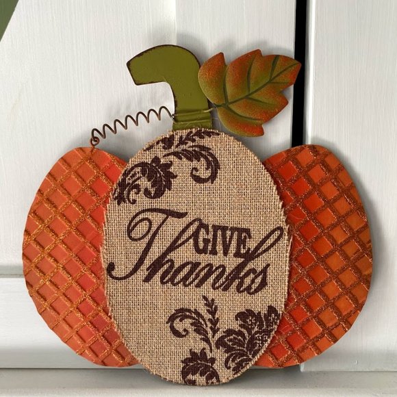 🌟 LAST CALL!!! 🌟 LIKE NEW! Homegoods 'Give Thanks' Fall Pumpkin Sign - Picture 1 of 7